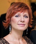    />Юлия Недосекова</strong> родилась
в 1973 году в Новоуральске Свердловской области.</p>
<p >В 1996 году окончила Дефектологический факультет Уральского 
Государственного Педагогического Университета.С 1997 года работала 
журналистом, редактором и ведущей программ екатеринбургского ТВ и 
радио.В 2005 году поменяла сферу деятельности,
 став заместителем руководителя Управления по связям с общественностью 
компании ФИНПРОМКО.В феврале 2007 года начала работу в коммуникационном 
агентстве &laquo;Форсайт&raquo; в качестве руководителя проектов. В августе 2012 
года заняла должность генерального директора
 коммуникационного агентства &laquo;АГТ- Урал&raquo;, которое работает на территории
 Уральского федерального округа с 2005 года.В <span class=