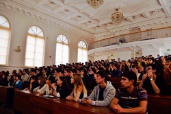    /></p>
<p>Хорошую
программу осенью 2015 года провели в Самаре. Для студентов двух вузов выступила
Елена Вишнякова (Русгидро).<strong> </strong><strong>В Студенческой неделе принимали участие генеральный директор агентства
коммуникаций &laquo;ПРА-ТОН&raquo;, &nbsp;руководитель исполнительной дирекции
регионального этапа Национальной премии в области развития общественных связей
&laquo;Серебряный Лучник&raquo;-Самара</strong><strong>&nbsp;</strong><strong>Татьяна Мокшина</strong><strong>&nbsp;</strong><strong>и лауреат Национальной премии в области развития общественных
связей,&nbsp; и.о. начальника управления по взаимодействию с органами власти и
стратегическим коммуникациям Самарского филиала ОАО 